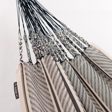 Indlæs billede til gallerivisning LA SIESTA HÆNGEKØJE KINGSIZE FLORA ZEBRA